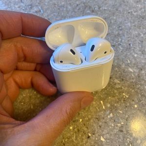 Apple AirPods 1st Generation with Case